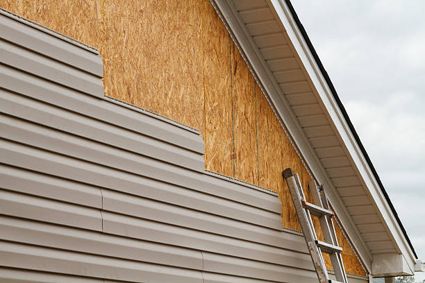 Professional Fiber Cement Siding technician working in Cascade, CO